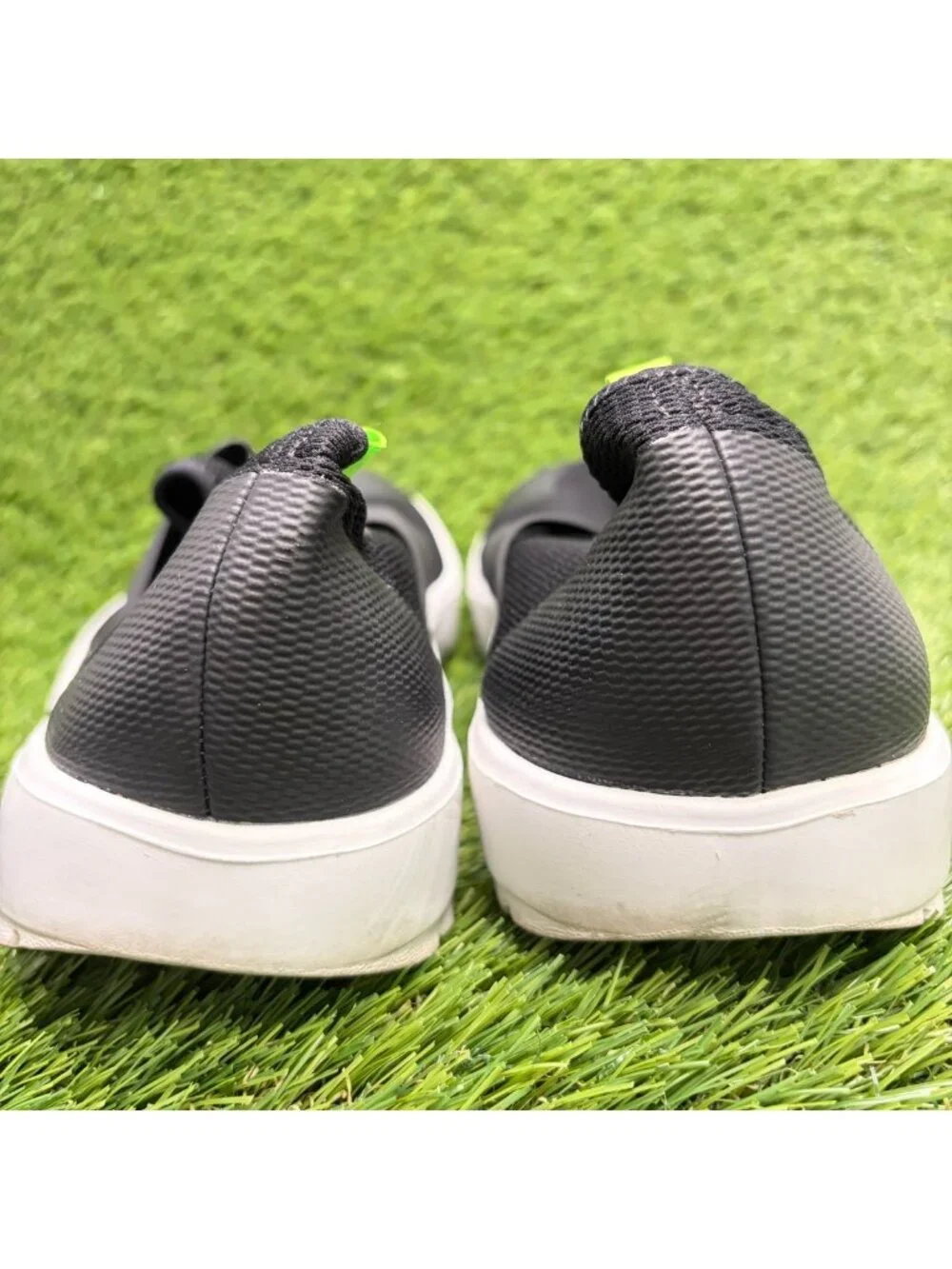 OOFOS OOmg Low Mens Size 12.5 Black White Athletic Recovery Slip On Shoes